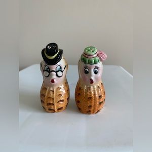 Anthropomorphic Mr. and Mrs. Peanut - Salt and Pepper Shakers (Vintage)